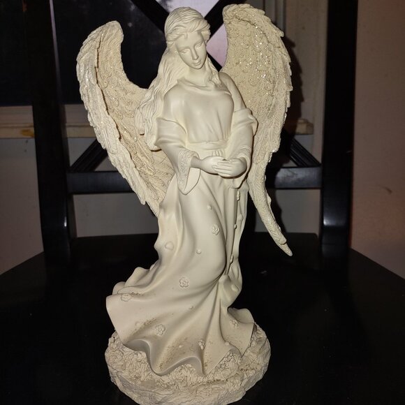 Angel of Courage - Picture 1 of 3